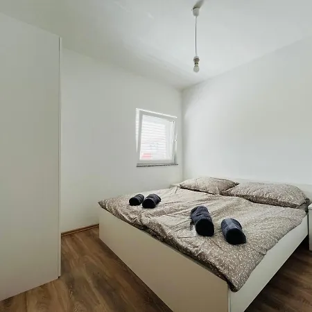Apartman Bobovik דירה