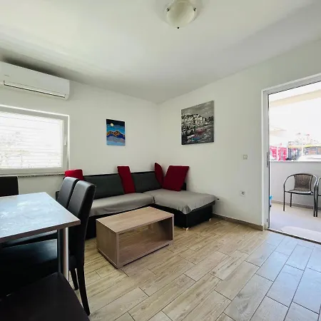 Apartman Bobovik דירה ויר